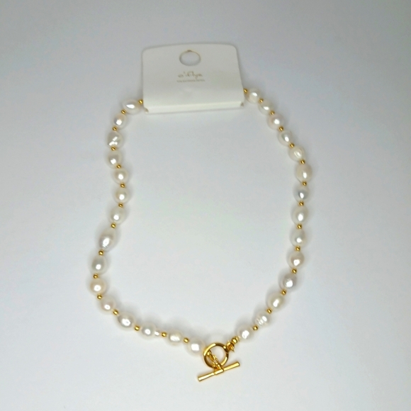 Jewelry - White Peal and Faux Gold Pearl Necklace Stainless Steel NWT
